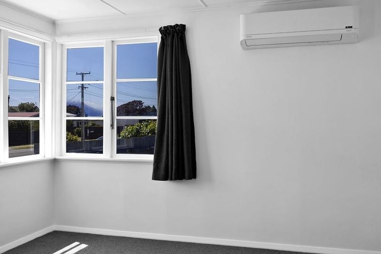 Photo of property in 2 Waihi Road, Hawera, 4610