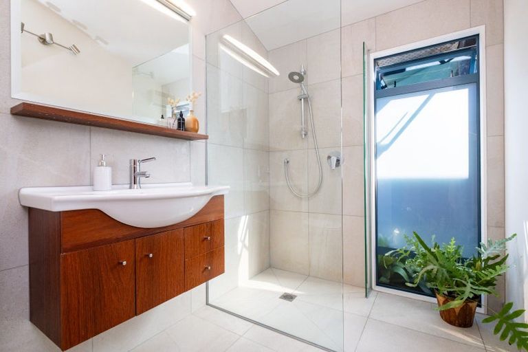 Photo of property in 35 Waimarama Road, Havelock North, 4294