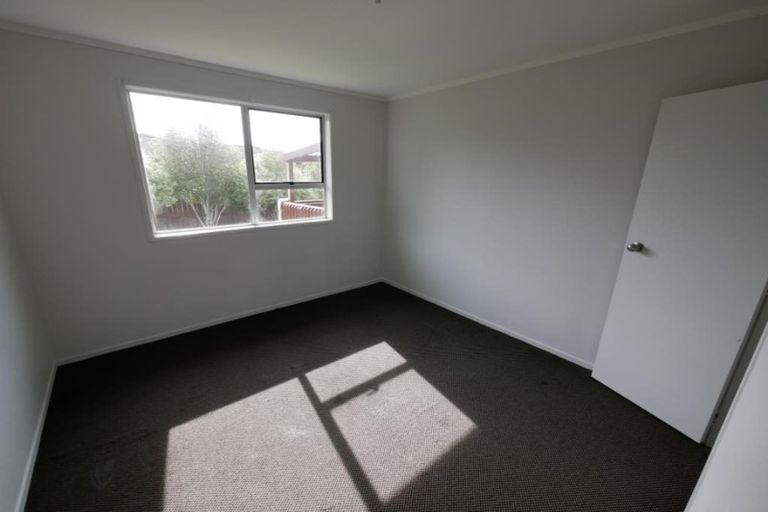 Photo of property in 313 Roscommon Road, Clendon Park, Auckland, 2103