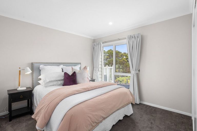 Photo of property in 9 Waimaru Lane, Orewa, 0931
