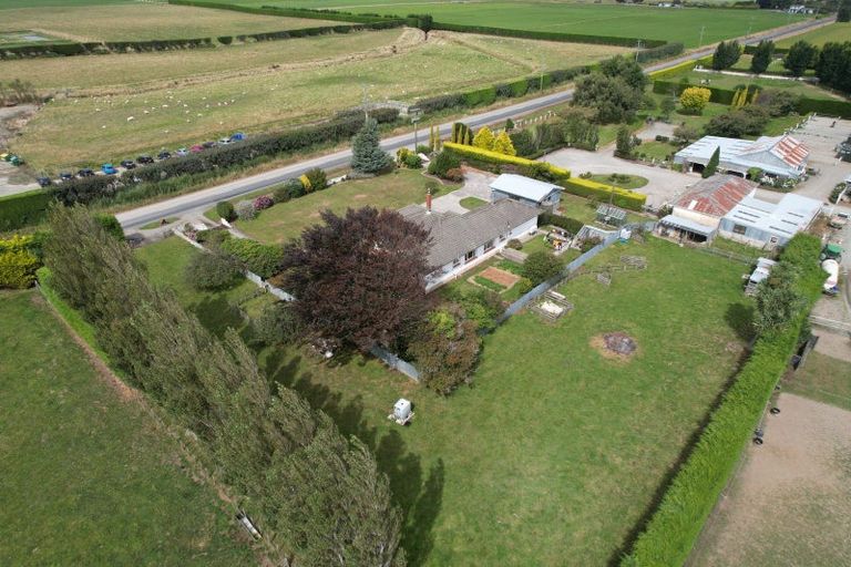 Photo of property in 1048 Lochiel-branxholme Road, Branxholme, Invercargill, 9874