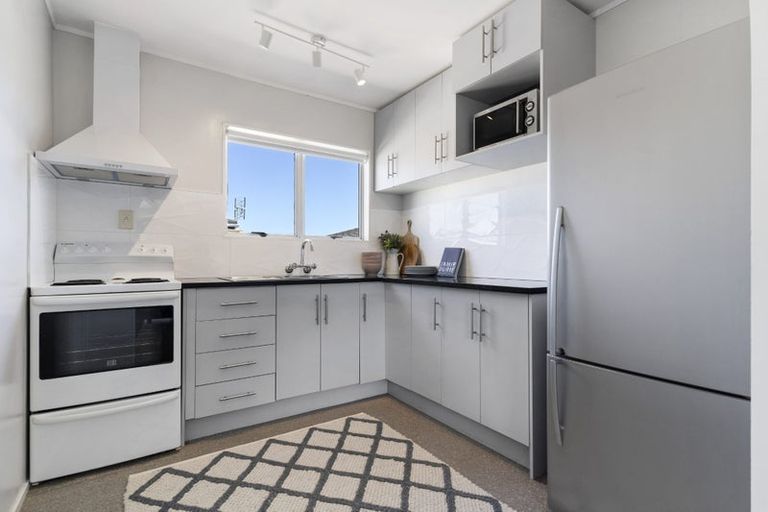 Photo of property in 3/16 Helms Place, Manurewa, Auckland, 2102