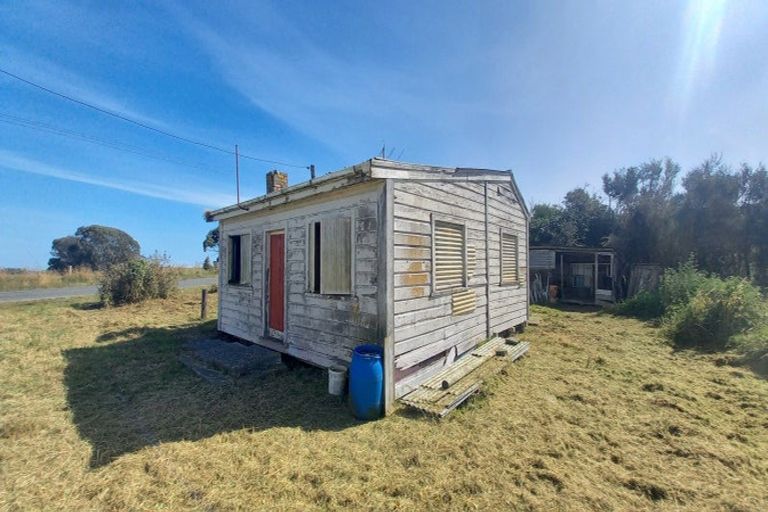 Photo of property in 112 Grove Burn Road, Tuatapere, 9691