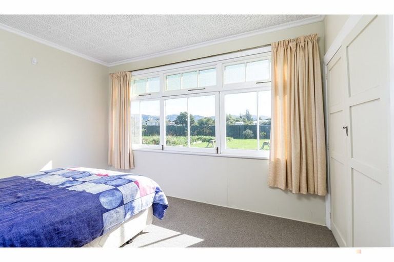 Photo of property in 1 Maude Street, Waimate, 7924