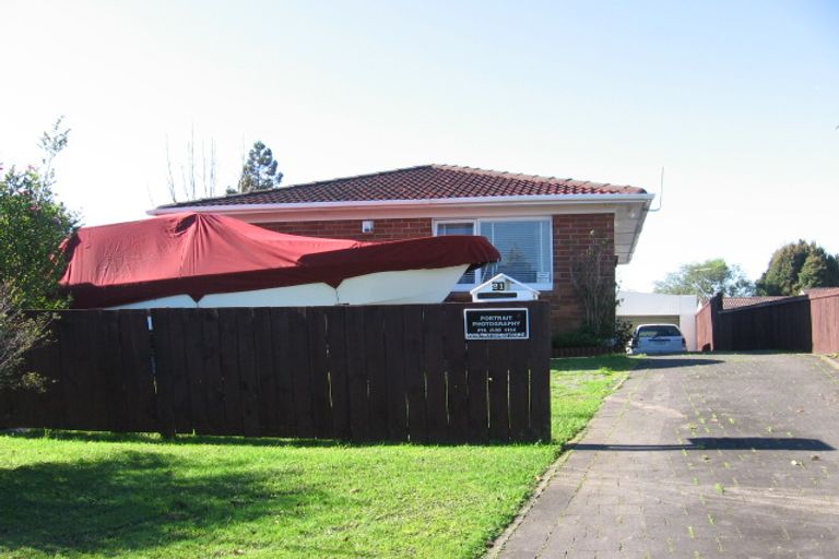 Photo of property in 21 Bodi Place, Te Atatu South, Auckland, 0610