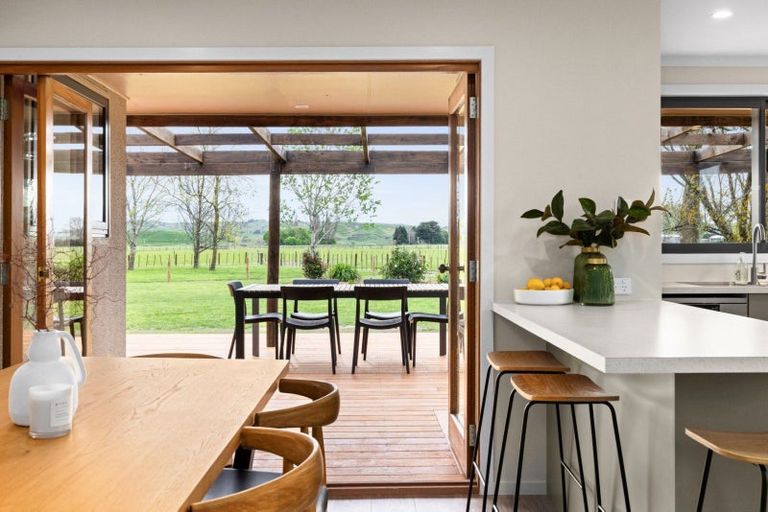 Photo of property in 361 Swamp Road, Fernhill, Napier, 4183