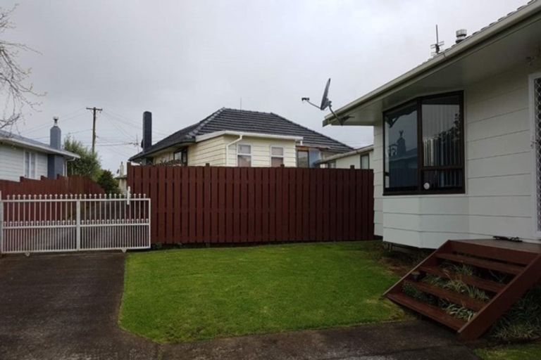 Photo of property in 2/8 Olive Crescent, Papatoetoe, Auckland, 2025