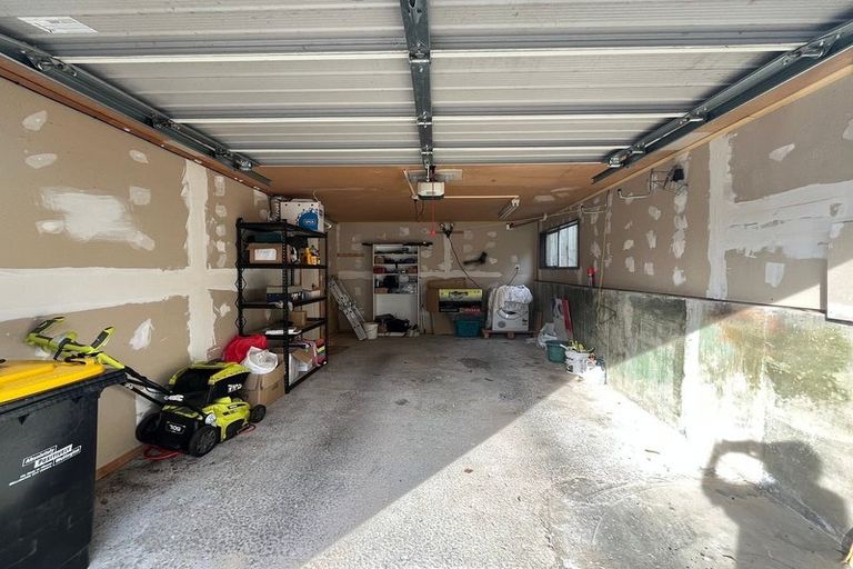 Photo of property in 30 Fitzpatrick Street, Newlands, Wellington, 6037