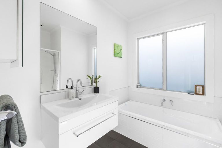 Photo of property in 21 Redhaven Place, Bethlehem, Tauranga, 3110