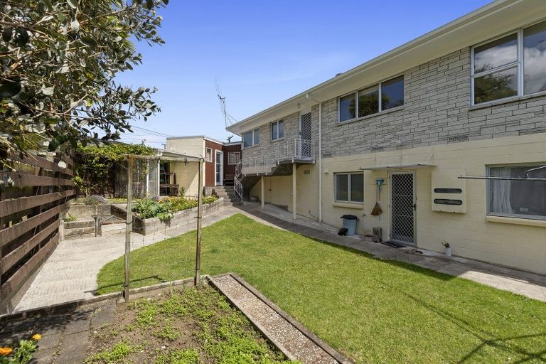 Photo of property in 18a Hillcrest Road, Hillcrest, Hamilton, 3216