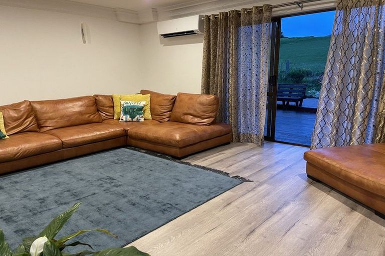 Photo of property in 54 Spence Road, Henderson, Auckland, 0612