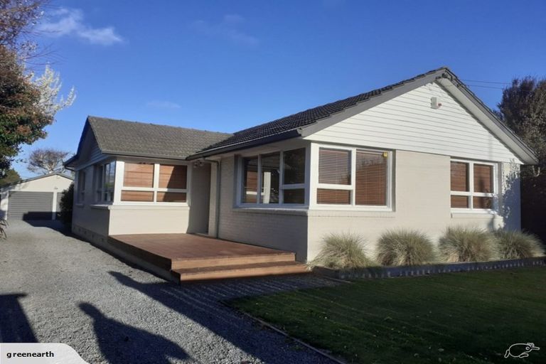 Photo of property in 20 Avonhead Road, Avonhead, Christchurch, 8042