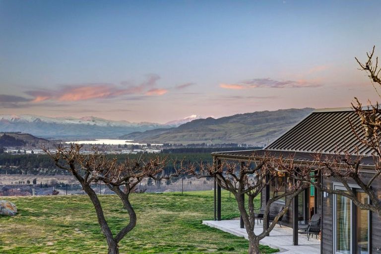 Photo of property in 112 Hall Road, Bannockburn, Cromwell, 9384