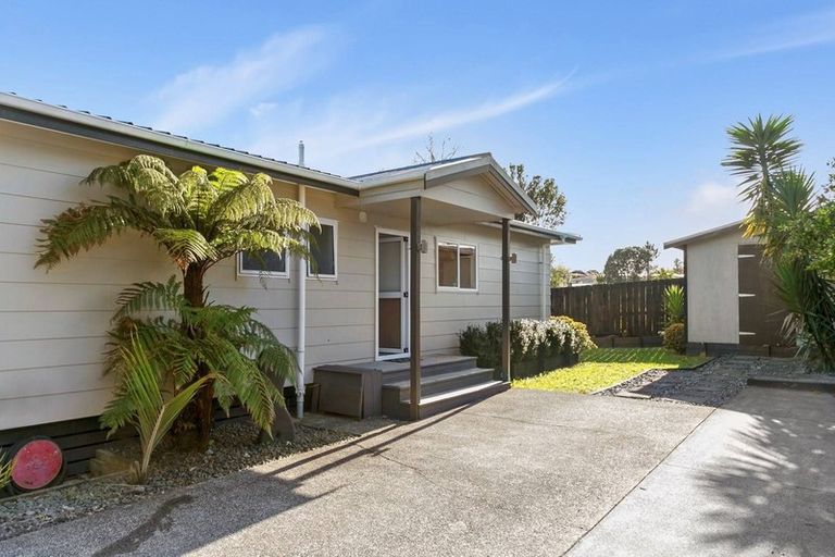 Photo of property in 1/7 Quiet Street, Te Atatu South, Auckland, 0610