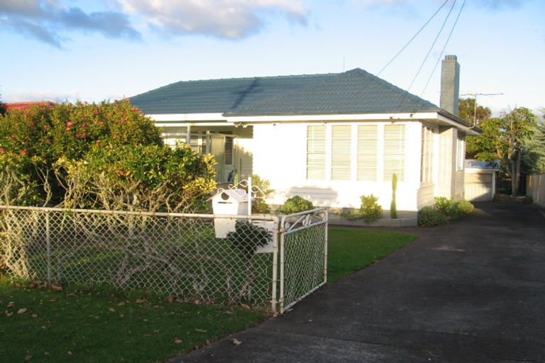 Photo of property in 16 Patons Road, Howick, Auckland, 2014