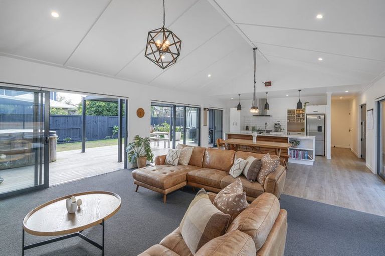 Photo of property in 11 Voyager Place, Cooks Beach, Whitianga, 3591