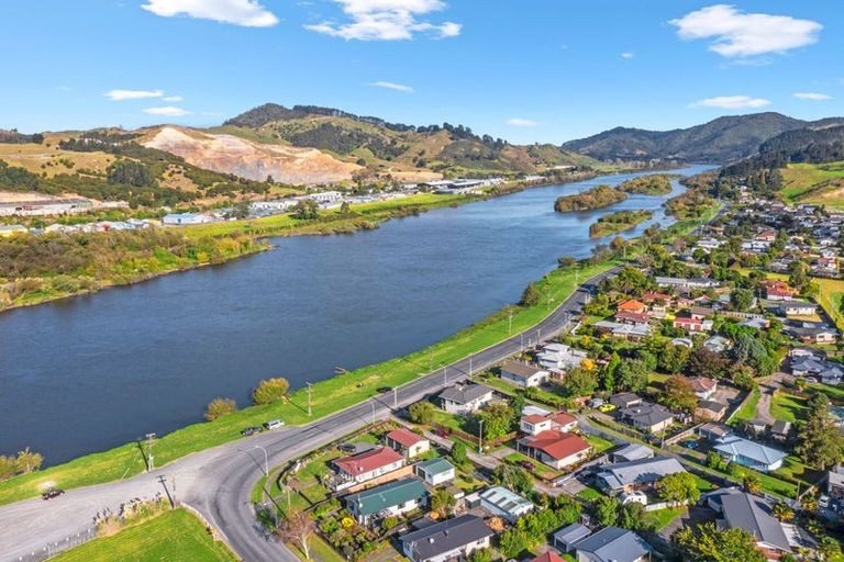 Photo of property in 24 Riverview Road, Huntly, 3700