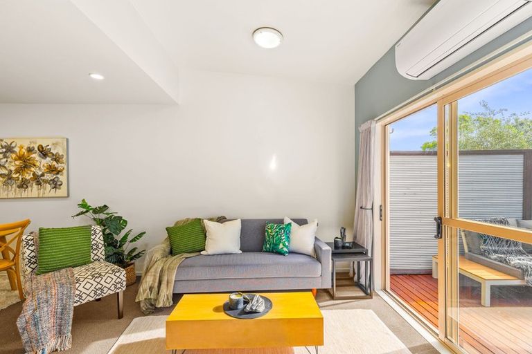 Photo of property in 1/206 Manuka Road, Bayview, Auckland, 0629