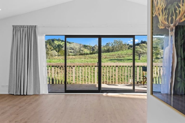 Photo of property in 12 Arahanga Road, Paparoa, 0571