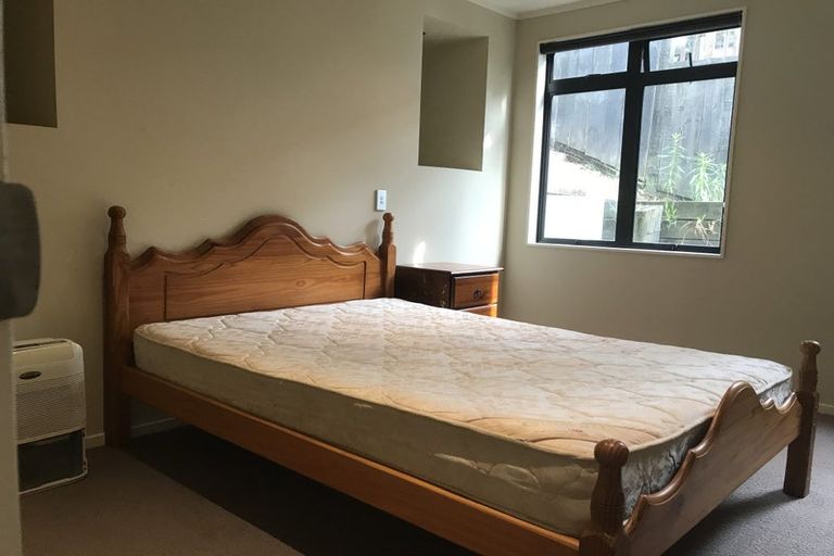 Photo of property in 38 Highland Avenue, Titirangi, Auckland, 0604