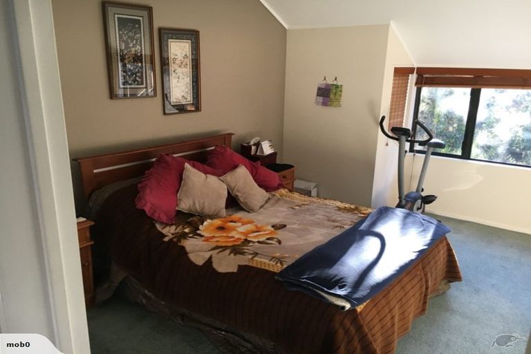 Photo of property in 3/1 Bradbury Road, Botany Downs, Auckland, 2010