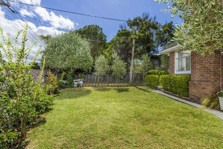 Photo of property in 120a Vauxhall Road, Narrow Neck, Auckland, 0624