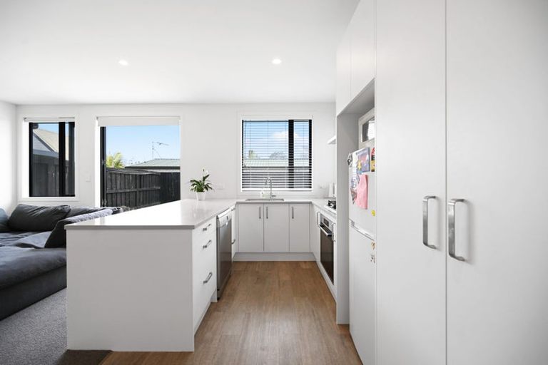 Photo of property in 2/14 Mitcham Avenue, Forest Lake, Hamilton, 3200