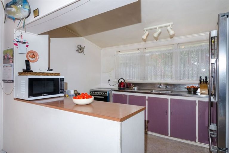 Photo of property in 29 Poinsettia Place, Henderson, Auckland, 0610