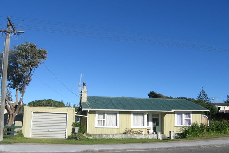 Photo of property in 3 Koromiko Street, Otaki Beach, Otaki, 5512