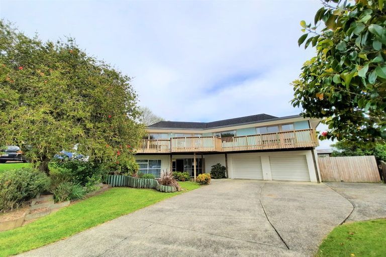 Photo of property in 7 Leewood Place, Pakuranga Heights, Auckland, 2010