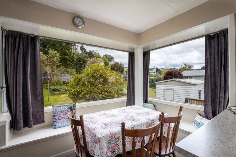 Photo of property in 5 Oranga Street, Marfell, New Plymouth, 4310