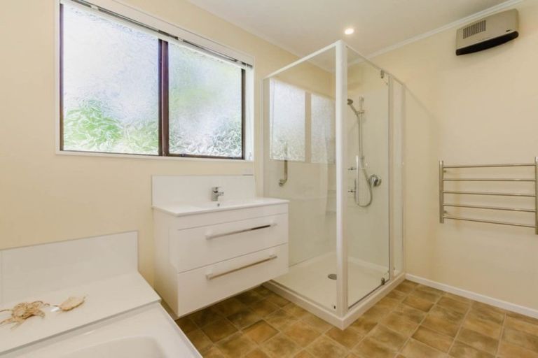 Photo of property in 9 Awanui Drive, Waikanae, 5036