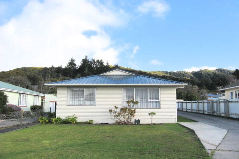 Photo of property in 23 Wainuiomata Road, Wainuiomata, Lower Hutt, 5014