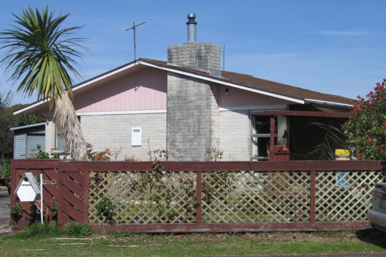 Photo of property in 16 Joanne Crescent, Pukehangi, Rotorua, 3015