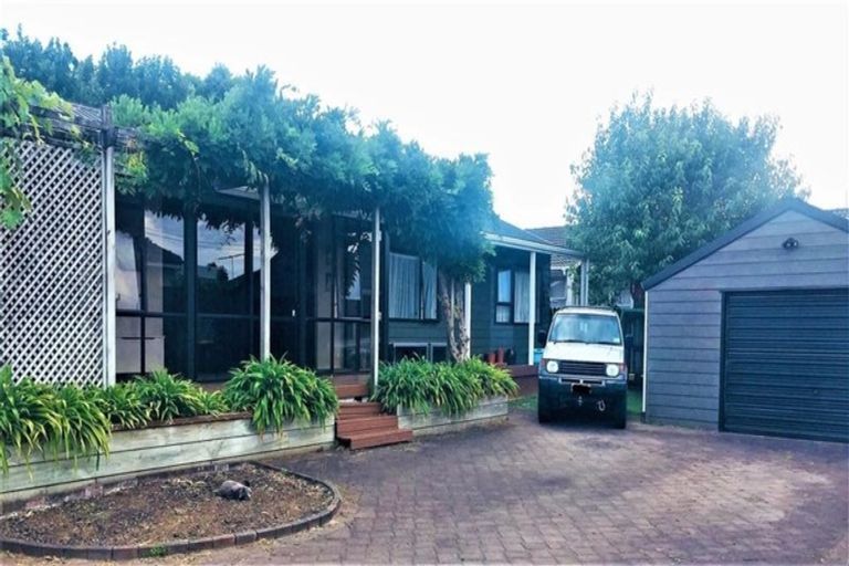 Photo of property in 2/117 Wallace Road, Papatoetoe, Auckland, 2025