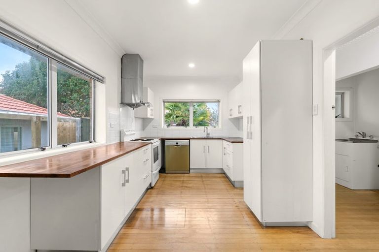 Photo of property in 2 Kelvyn Grove, Manurewa, Auckland, 2102