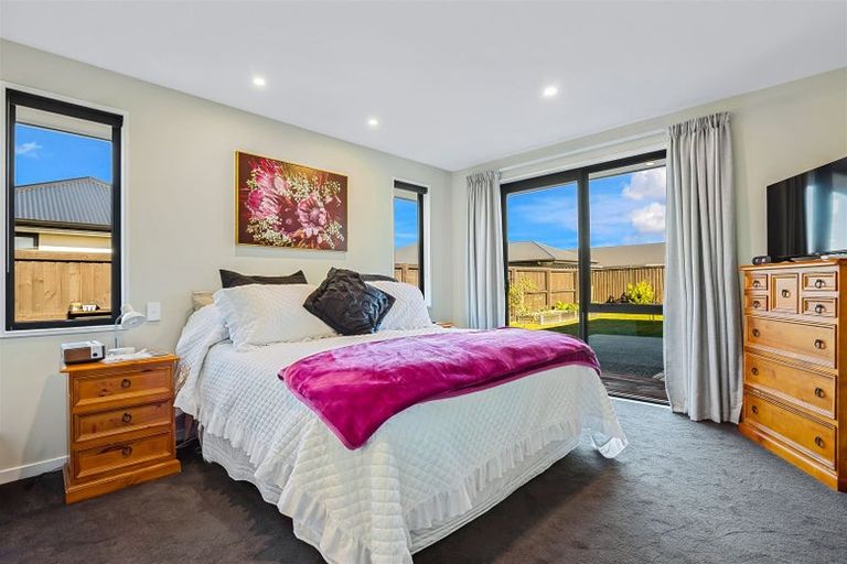 Photo of property in 9 Saint James Place, Rangiora, 7400