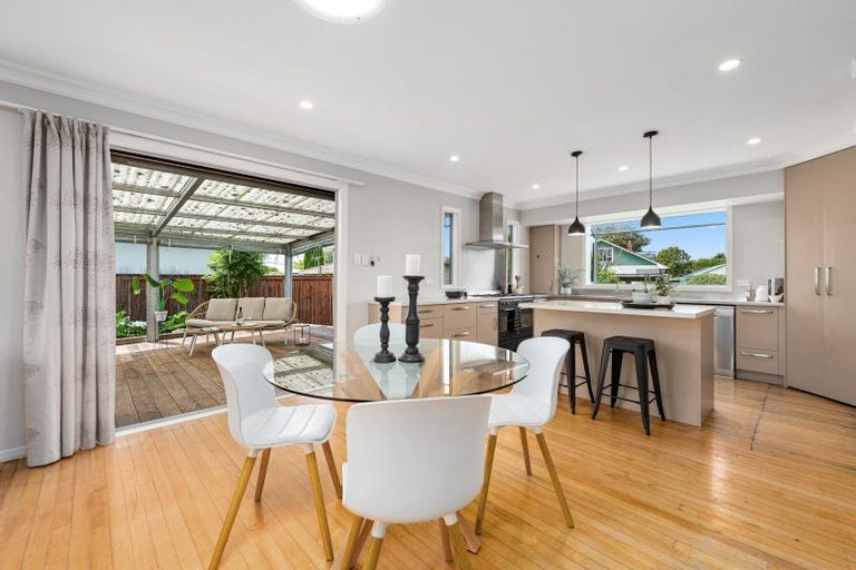 Photo of property in 4 Marsden Place, Awapuni, Palmerston North, 4412