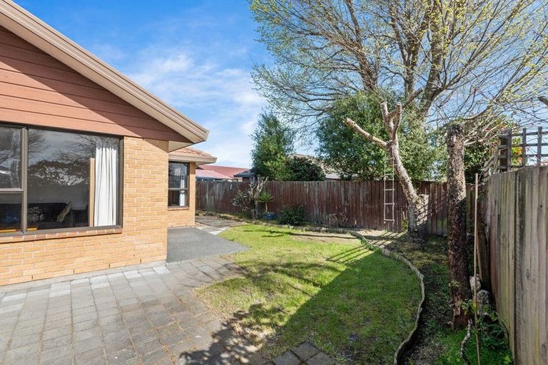 Photo of property in 2/12 Algie Place, Avonhead, Christchurch, 8042