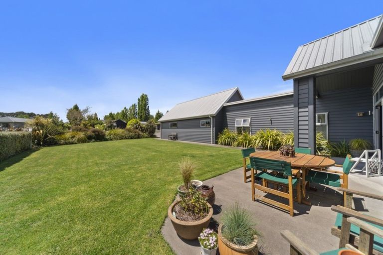 Photo of property in 2 Seagers Close, Kinloch, Taupo, 3377