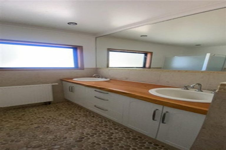 Photo of property in 7 Telford Terrace, Oakura, 4314