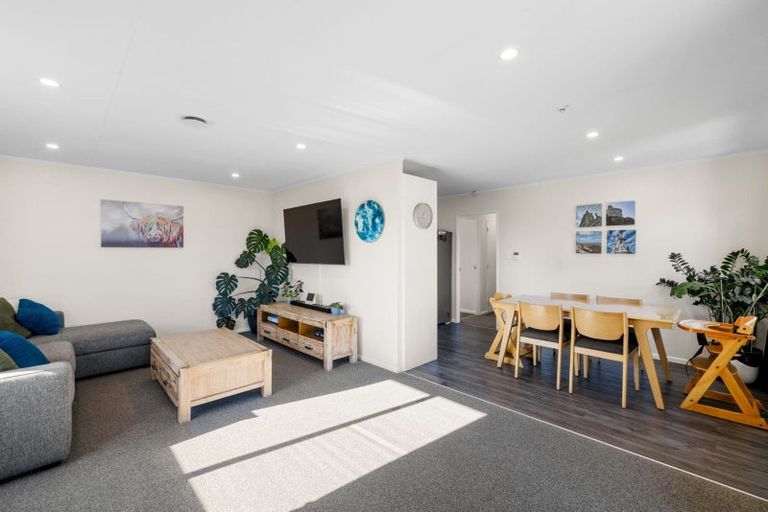 Photo of property in 32a Odlin Crescent, Nawton, Hamilton, 3200