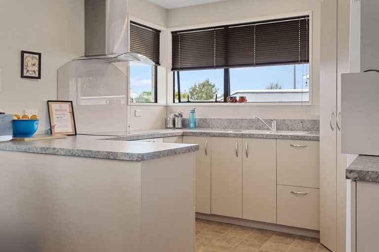 Photo of property in 1/201 Harewood Road, Papanui, Christchurch, 8053