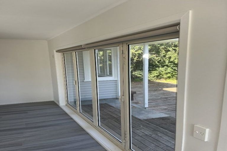 Photo of property in 20 Chilcott Road, Henderson, Auckland, 0612