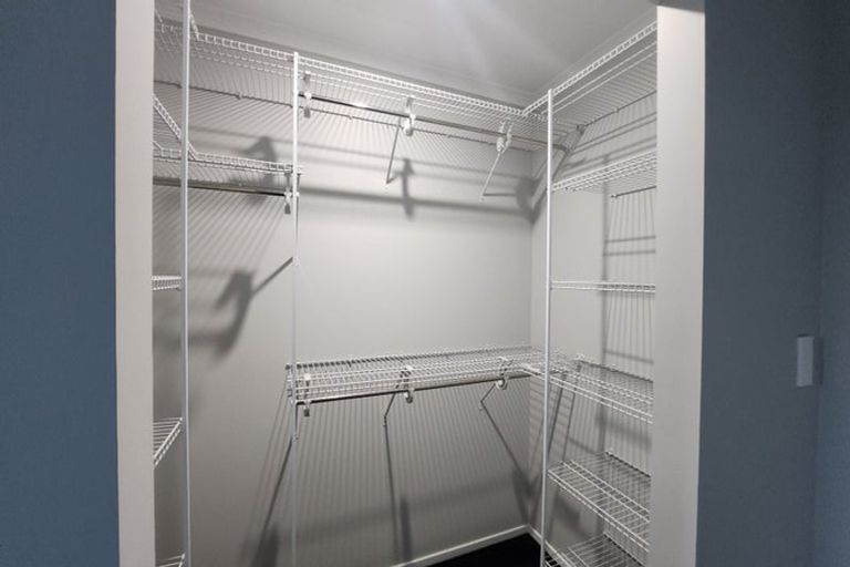 Photo of property in 2 Paapaka Way, Waiuku, 2123