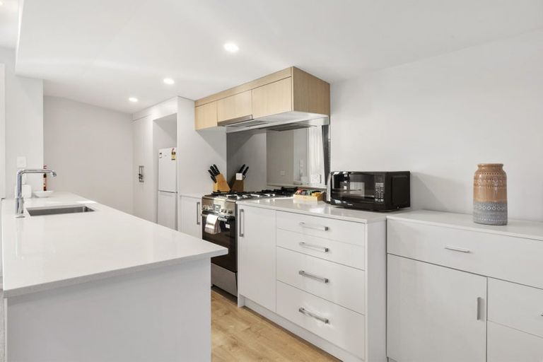 Photo of property in 7/101 Rongotai Road, Wellington, 6022