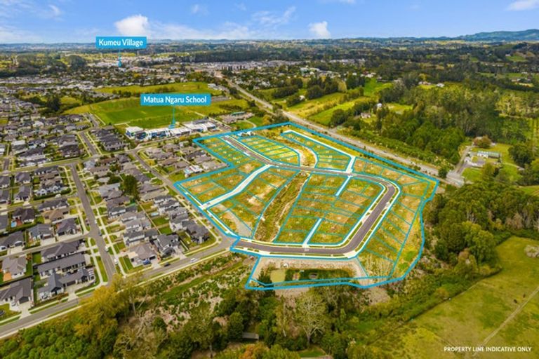 Photo of property in 10 Mcindoe Road, Kumeu, 0810