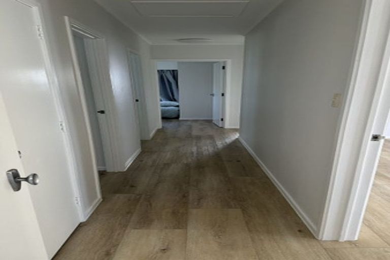 Photo of property in 1/8 Raeben Avenue, Hillcrest, Auckland, 0627