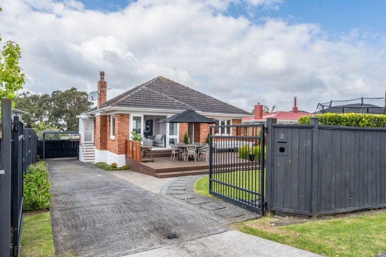 Photo of property in 20 Bradbury Road, Botany Downs, Auckland, 2010