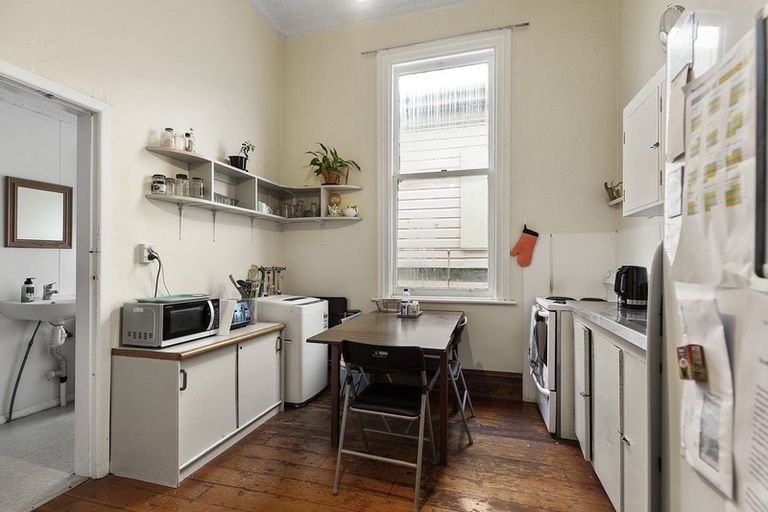 Photo of property in 38 Pirie Street, Mount Victoria, Wellington, 6011